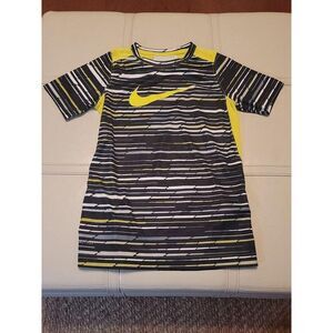 Nike Boys Dri‎ Fit size small